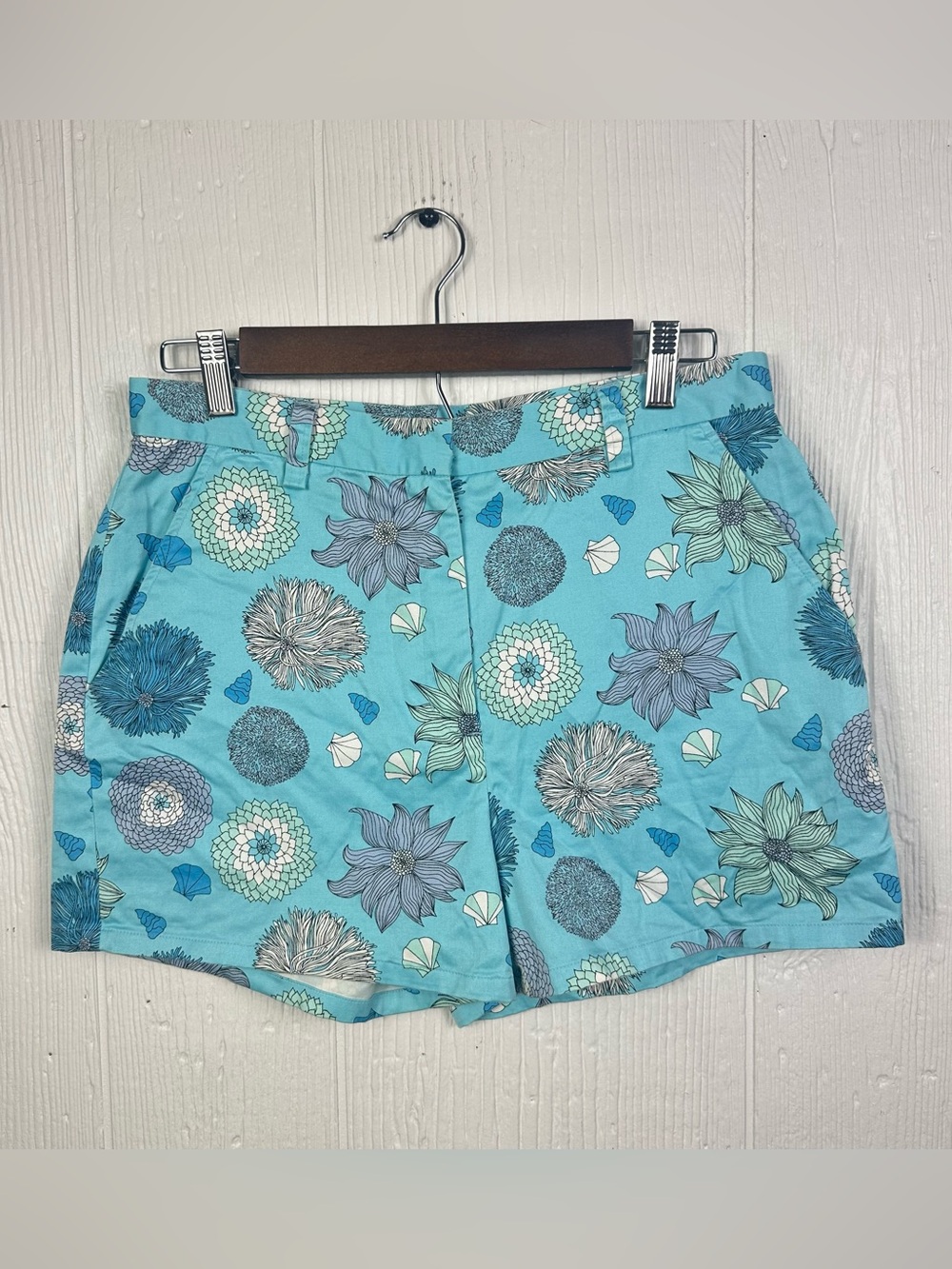 Vintage Tibi Blue Sea Shell Anemone Print Shorts 
Stretch
Size 2